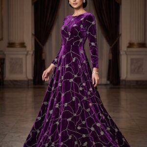 Crafted from sumptuous velvet, - Image 5
