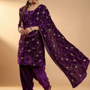 Crafted from sumptuous velvet, - Image 2
